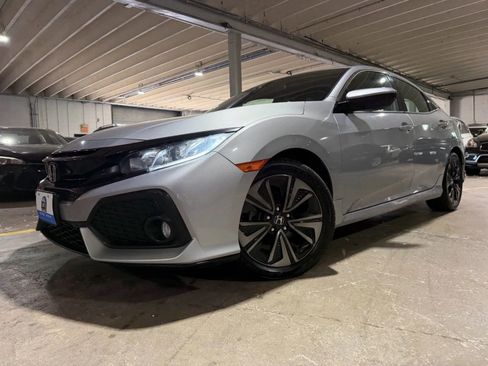 Used 2018 Honda Civic EX image 2