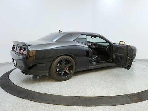 Used 2016 Dodge Challenger SRT Hellcat image 11