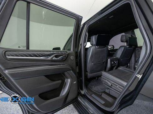 Used 2023 GMC Yukon Denali w/ Advanced Technology Package AWD/4WD image 25