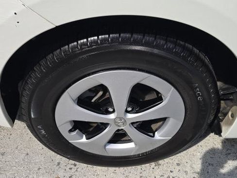 Used 2012 Toyota Prius Three FWD image 11