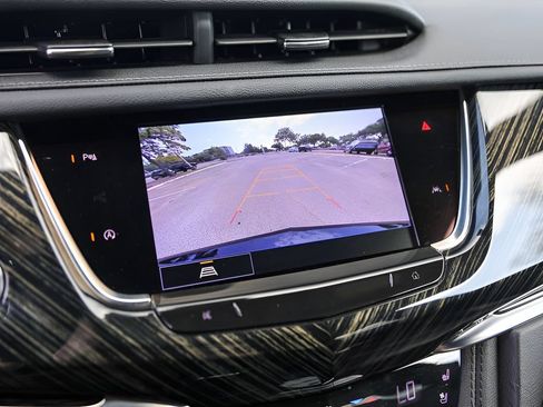Certified 2025 Cadillac XT6 Premium Luxury FWD image 17