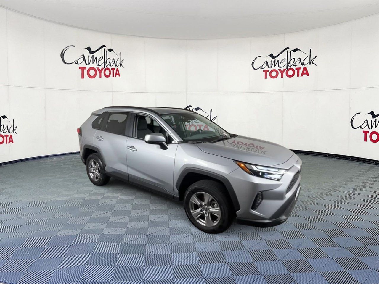 Used 2025 Toyota RAV4 XLE w/ Convenience Package AWD/4WD image 2