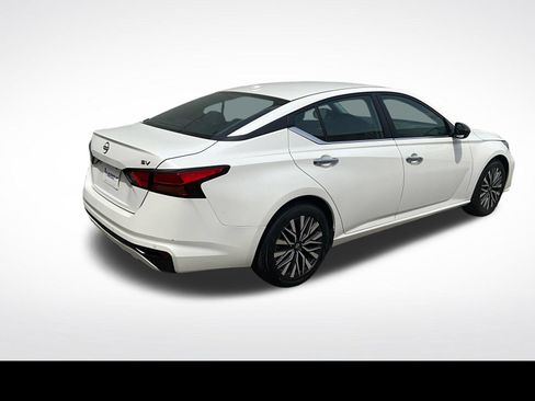 Used 2024 Nissan Altima 2.5 SV FWD image 5