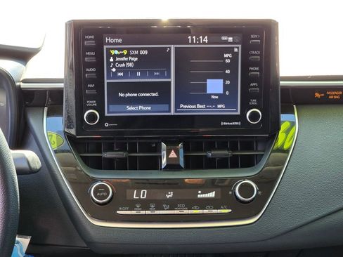 Used 2022 Toyota Corolla LE FWD image 16