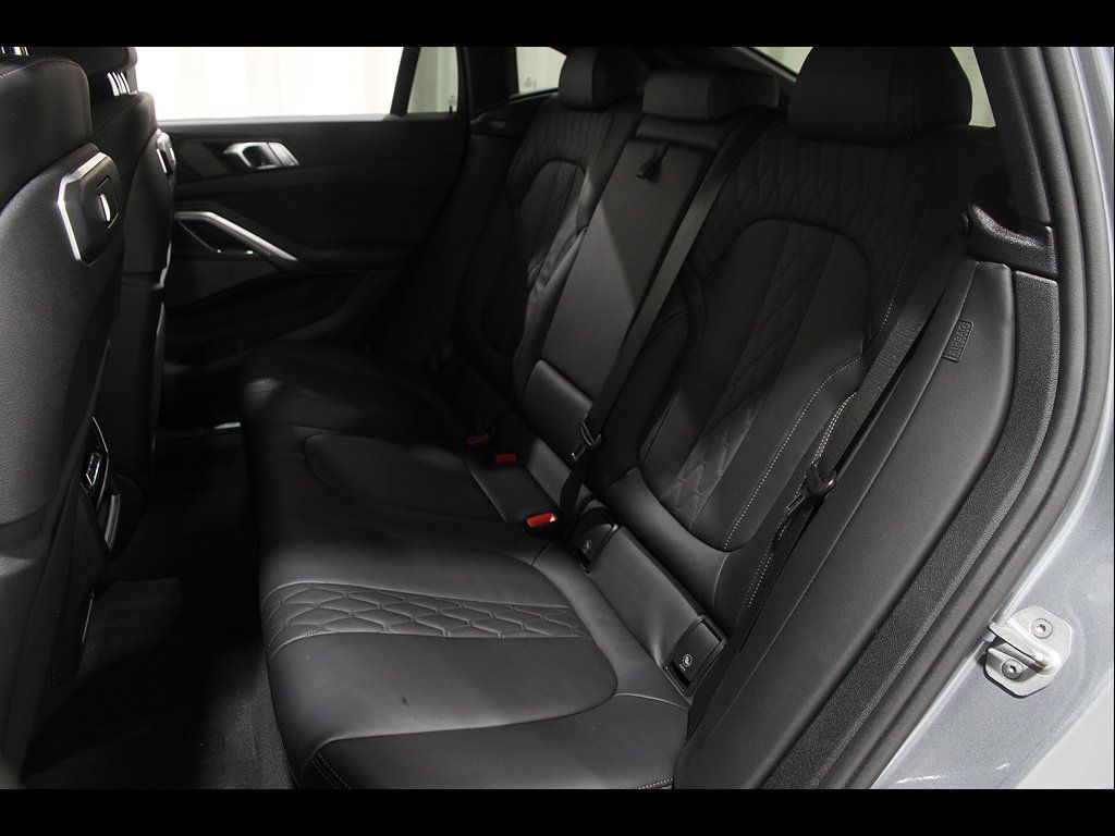 Used 2024 BMW X6 M60i w/ Climate Comfort Package AWD/4WD image 19