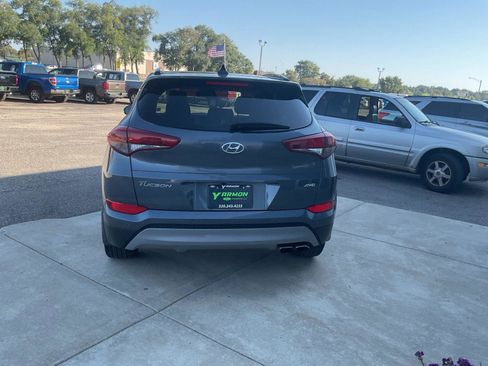 Used 2018 Hyundai Tucson Value w/ Cargo Package image 4