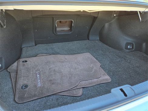 Used 2019 Lexus ES 350 Luxury w/ Premium Package image 18