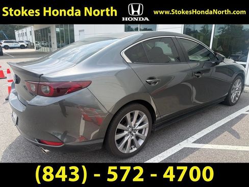Used 2022 MAZDA MAZDA3 s FWD image 3