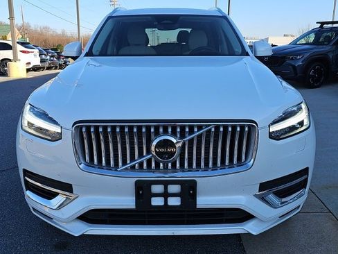Used 2025 Volvo XC90 T8 Ultra image 2