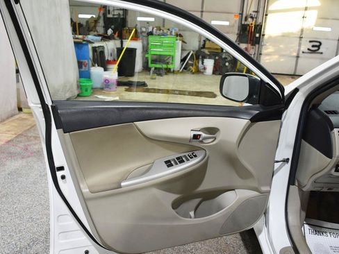 Used 2012 Toyota Corolla LE FWD image 9