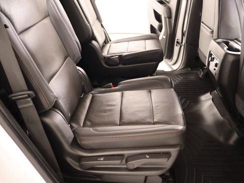 Used 2021 Chevrolet Tahoe High Country AWD/4WD image 16