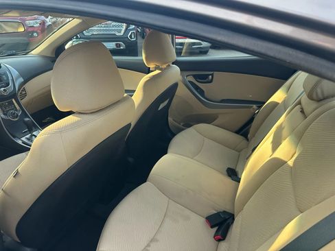 Used 2013 Hyundai Elantra GLS w/ Preferred Pkg image 18