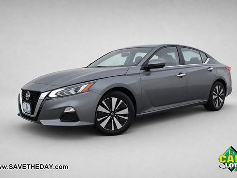 Used 2021 Nissan Altima 2.5 SV FWD image 2