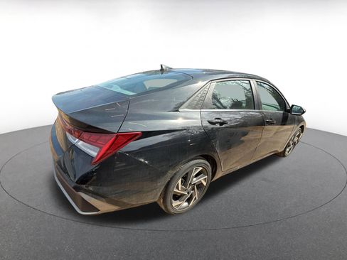 Used 2025 Hyundai Elantra SEL image 10