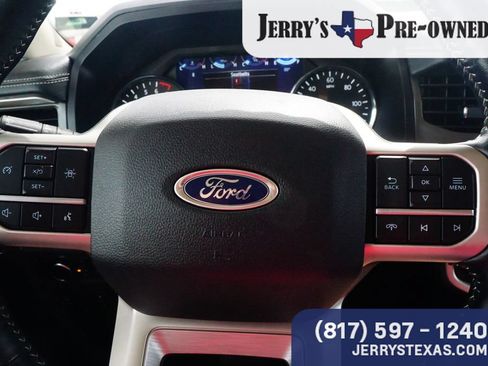 Used 2024 Ford Expedition XLT RWD image 14