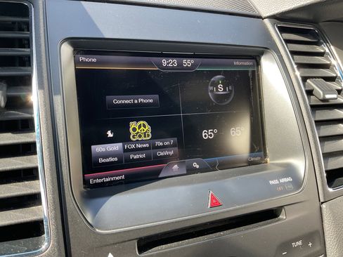 Used 2013 Ford Taurus SEL FWD image 26