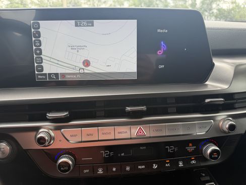 Certified 2024 Kia Telluride S FWD image 22
