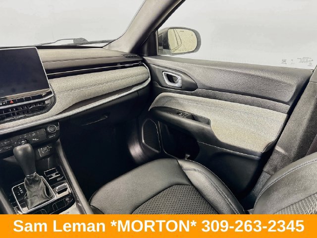 Used 2023 Jeep Compass Latitude AWD/4WD image 21