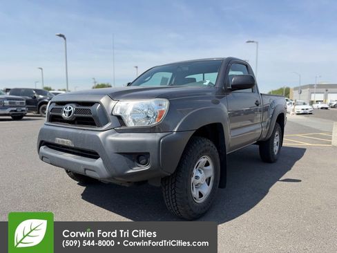 Used 2014 Toyota Tacoma 4x4 Regular Cab image 4