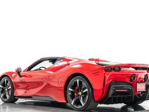 Used 2025 Ferrari SF90 Spider AWD/4WD image 32