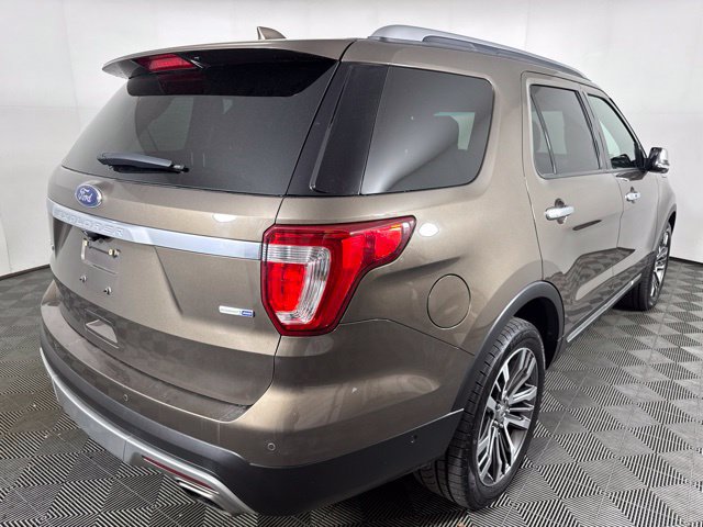 Used 2016 Ford Explorer Platinum AWD/4WD image 3