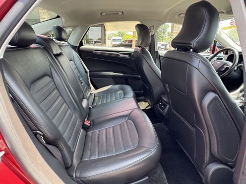 Used 2015 Ford Fusion SE w/ Equipment Group 202A FWD image 28