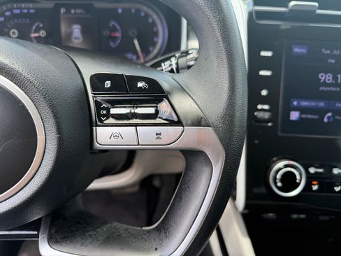 Used 2022 Hyundai Tucson SEL FWD image 17