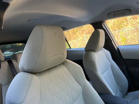 Used 2024 Toyota Corolla Cross L image 31