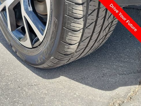 Used 2019 Toyota C-HR Limited FWD image 25