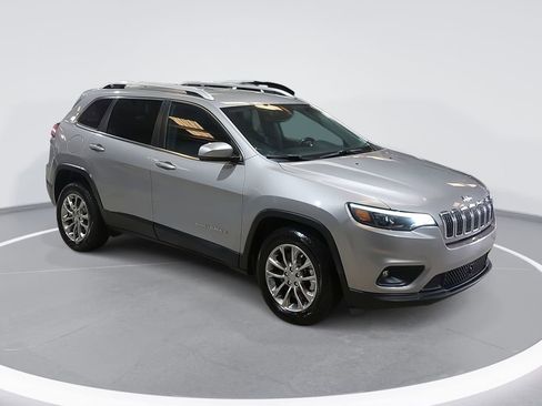 Used 2021 Jeep Cherokee Latitude Lux image 3