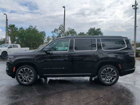 Used 2025 Jeep Grand Wagoneer Series III w/ Rear Seat Video Group 1 AWD/4WD image 8