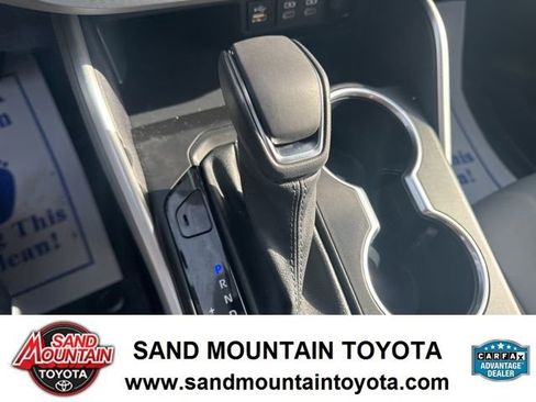 Used 2023 Toyota Highlander XLE image 21