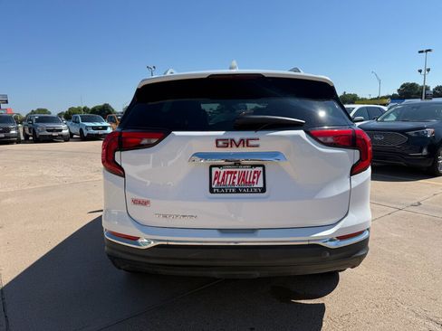 Used 2021 GMC Terrain SLT FWD image 8