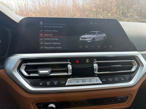 Used 2022 BMW 330i xDrive Sedan w/ Driving Assistance Package image 32