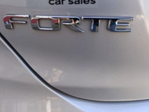 Used 2021 Kia Forte LXS FWD image 7