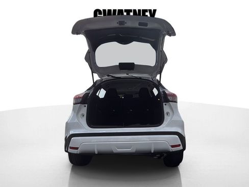 Used 2023 Nissan Kicks S image 21