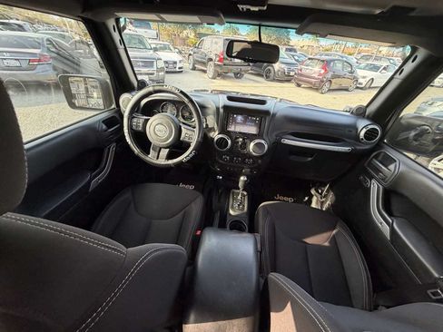 Used 2013 Jeep Wrangler Unlimited Sahara w/ Connectivity Group AWD/4WD image 34