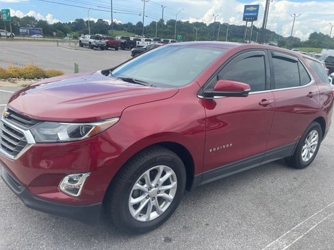 Used 2018 Chevrolet Equinox LT FWD image 2