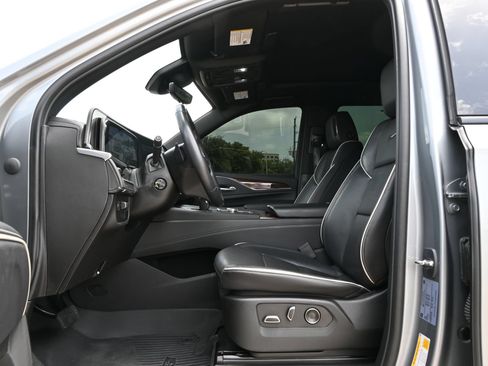 Used 2023 Cadillac Escalade Premium Luxury w/ Performance Package RWD image 19