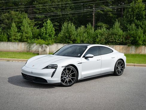 Used 2023 Porsche Taycan RWD image 4