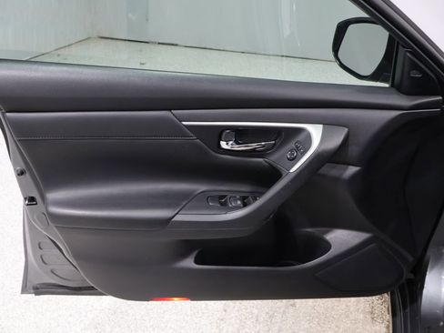 Used 2017 Nissan Altima 2.5 SL w/ 2.5 Technology Package image 14