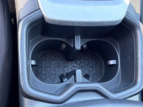 Used 2022 Toyota RAV4 LE FWD image 34