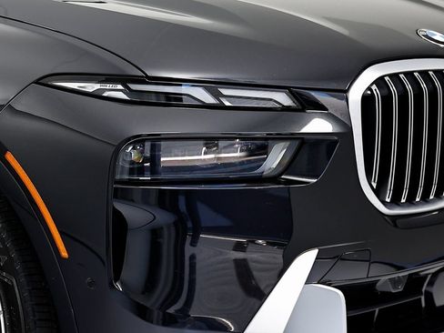 Used 2023 BMW X7 xDrive40i w/ Executive Package image 14