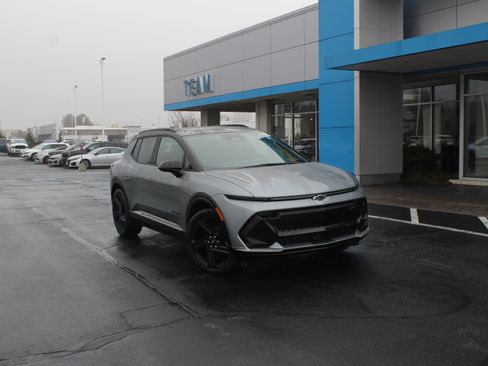 New 2026 Chevrolet Equinox EV RS image 2