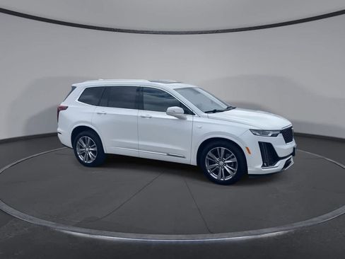 Used 2023 Cadillac XT6 Premium Luxury AWD/4WD image 3