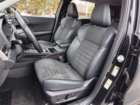 Used 2024 Mitsubishi Outlander SE image 8