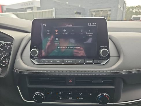 Used 2025 Nissan Rogue S image 24