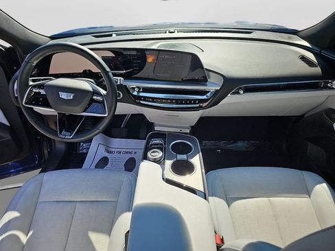 Used 2024 Cadillac Lyriq Luxury RWD image 11