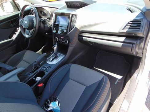 Certified 2022 Subaru Crosstrek 2.0i Premium w/ Moonroof Package AWD/4WD image 25