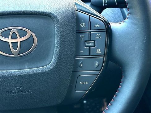 Used 2025 Toyota Prius Plug-In Hybrid FWD image 23